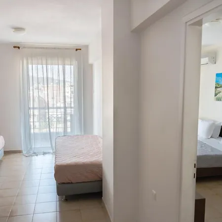 Arethousa Lejlighedshotel 3*