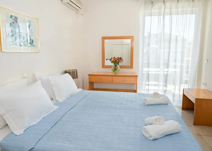 Aparthotel Arethousa 3*